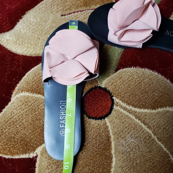 SALE!!Flower top sandals - Picture 3 of 7